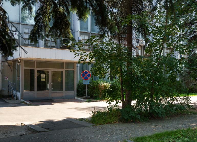 Топаз: Вид входной группы снаружи